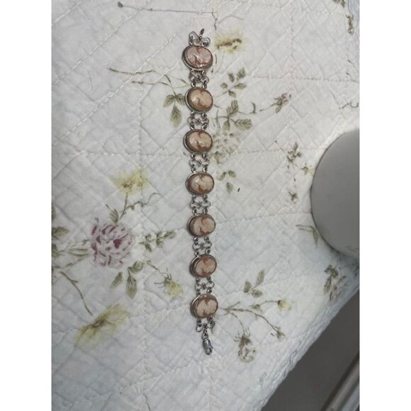 Vintage 800 Silver Carved Cameo Bracelet – Old-School Grace, New-School Cool - Picture 2 of 5